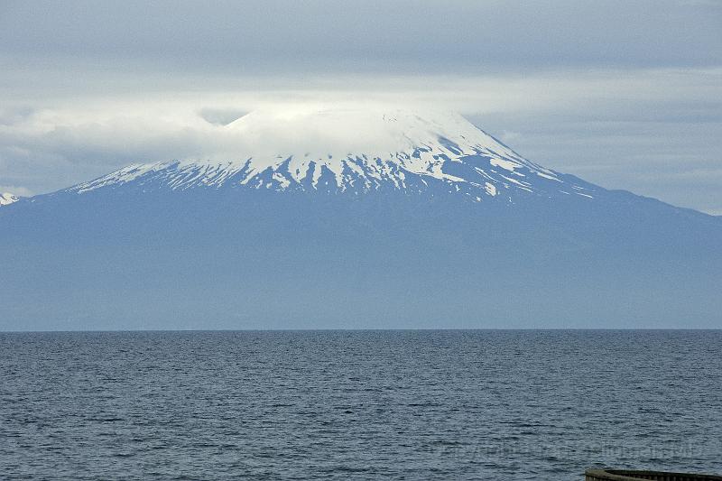 20071219 144305 D2X c4000x2700.jpg - Mount Osorno from Frutillar